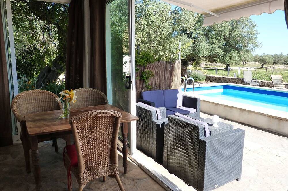 Jolie Petite Maison À La Campagne 15mn De La Mer in Tortosa, Costa Dorada