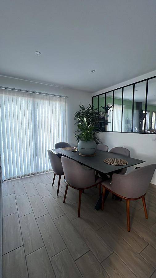 Gîte pour 2 personnes, avec piscine et terrasse ainsi que vue et jardin à Saint-Lager - 4