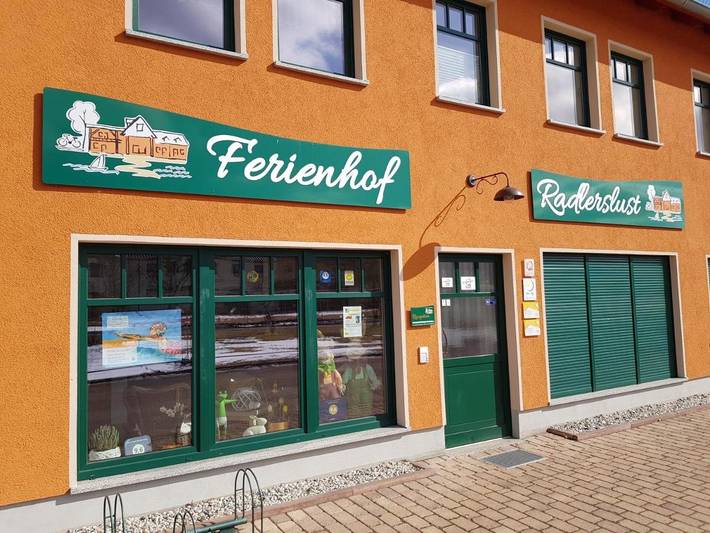 Ferienwohnung für 4 Personen, mit Terrasse und Garten sowie Seeblick in Großkoschen