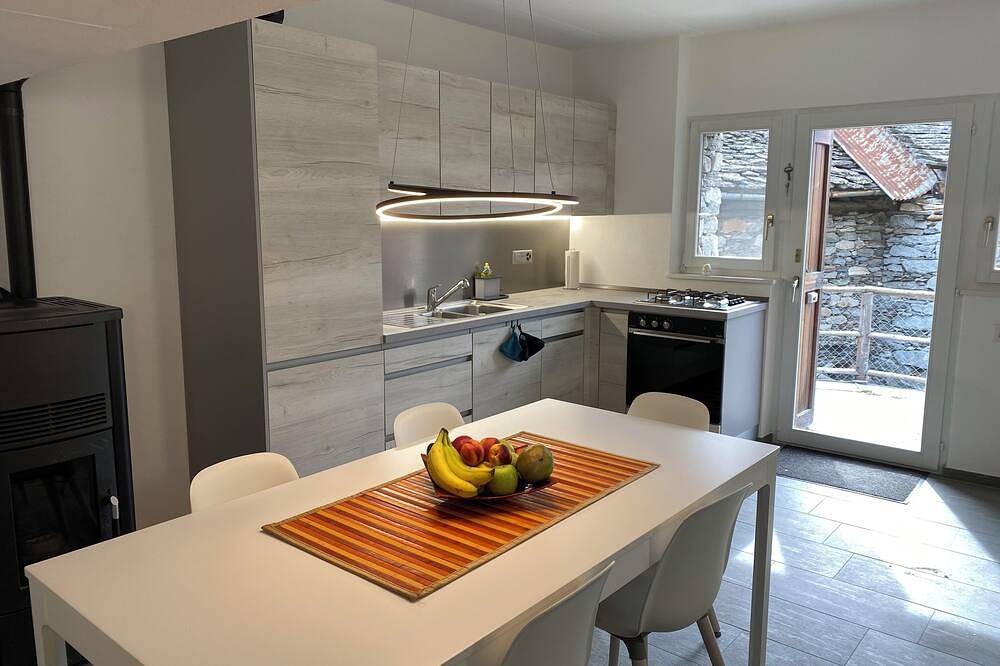 Renovated old cottage, surrounded by alpine nature in Lavizzara, Tessiner Alpen