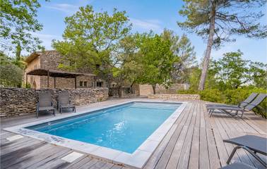 Gîte pour 10 personnes, avec piscine et terrasse à Ménerbes