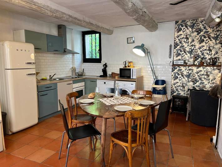 Location de vacances pour 6 personnes, avec terrasse, animaux acceptés à Alleins - 2