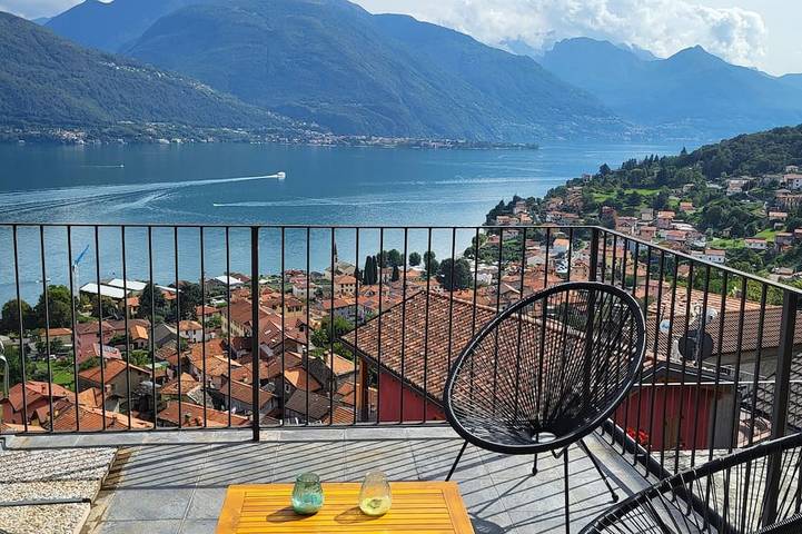 Ferienwohnung für 6 Personen, mit Balkon und Pool in Pianello del Lario