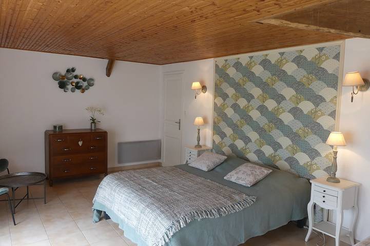 Gîte pour 8 personnes, avec jardin ainsi que piscine et terrasse à Saint-Mathurin - 2