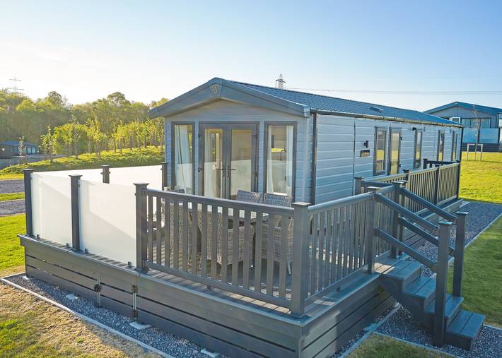 Glamping for 8 people in Wiltshire