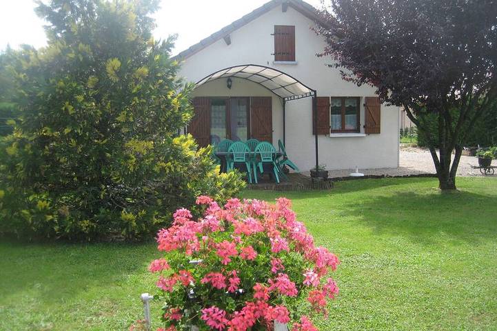Location de vacances pour 4 personnes, avec Terrasse et Jardin dans Nantey
