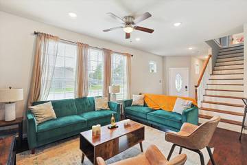 Vacation Rental for 10 Guests in Arlington, Tarrant County, Picture 4