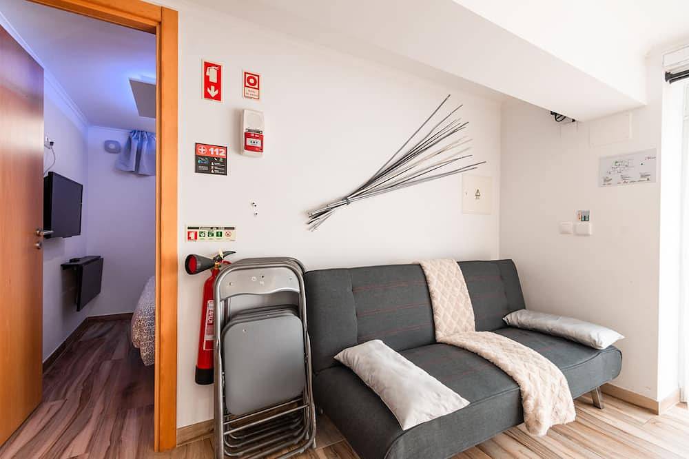 Apartamento entero, Apartamento C/Patio Compartido a 200 metros, 3 mn a pie, de la playa de Peniche. in Peniche, Leiria District