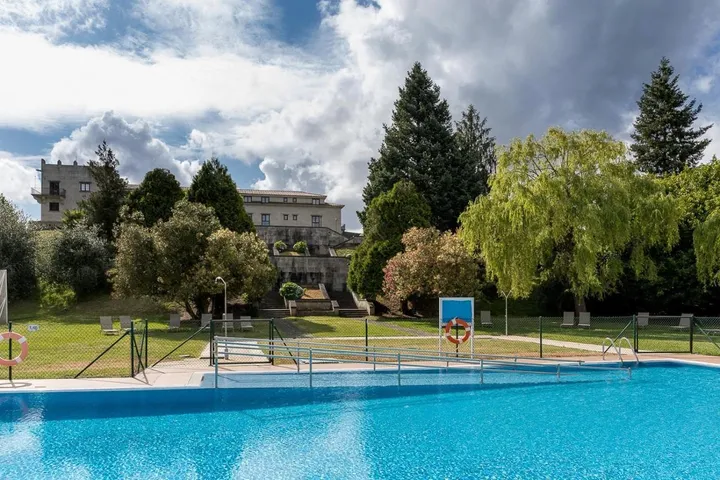 Hôtel pour 10 personnes, avec terrasse et jardin - 1