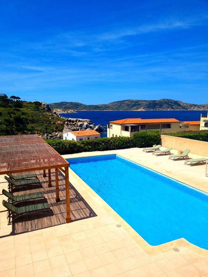 Hôtel pour 2 personnes, avec piscine ainsi que terrasse et vue