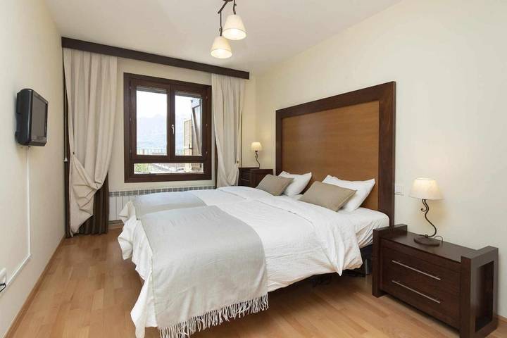 Ferienwohnung für 6 Personen, mit Balkon und Pool - 1