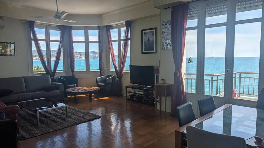 Gîte pour 7 personnes, avec terrasse et vue dans Plage Fabron Bambou Nice - 2