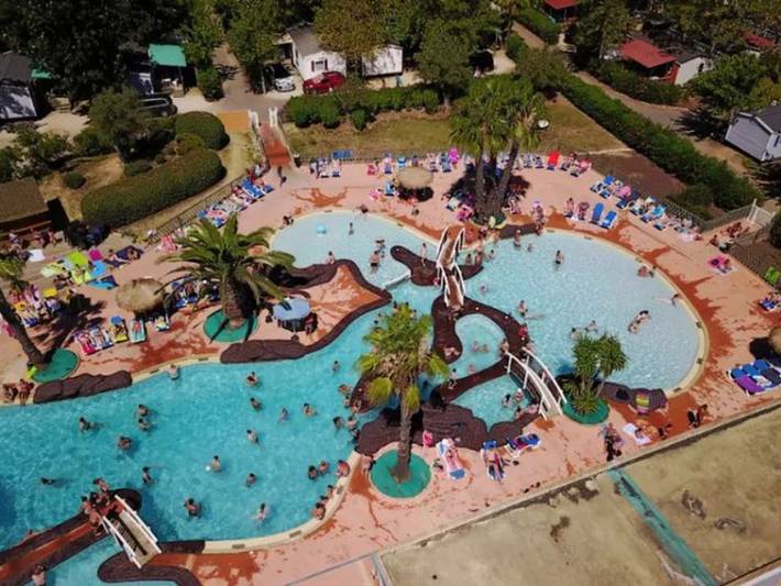 Camping für 8 Personen, mit Pool und Terrasse in Vias - 2