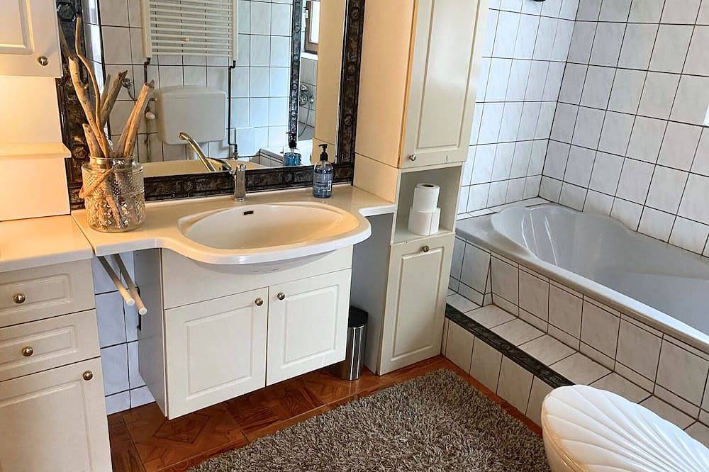 Entire apartment, Wismar Baltic Sea private apartment in Wismar, North-West Mecklenburg (Wismar region)