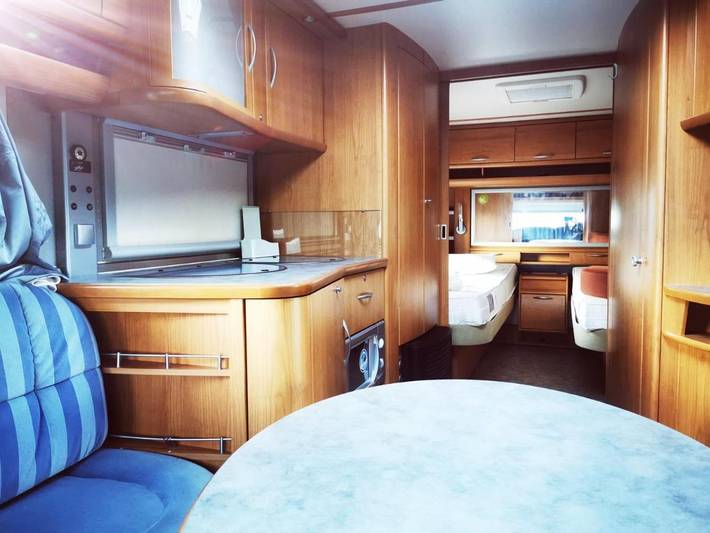 Camping pour 4 personnes, avec terrasse ainsi que vue et vue sur le lac en Suisse - 2