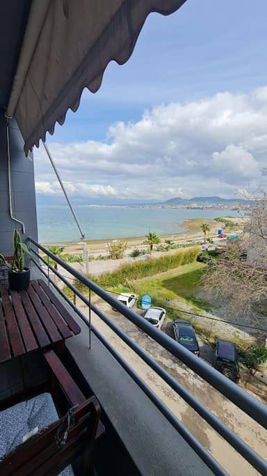 Ganze Wohnung, Seaside Apartment - Charlie's House in Chalkida, Euböa