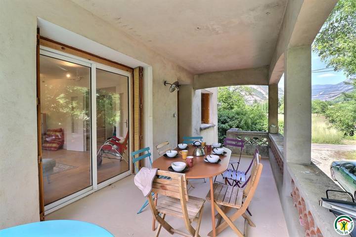 Gîte pour 6 personnes, avec Terrasse et Jardin à Die