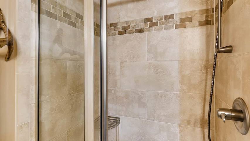 Log cabin for 10 people, with pets in Pikes Peak