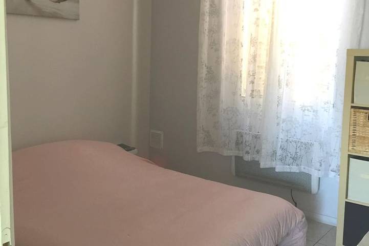 Gîte pour 4 personnes, avec terrasse ainsi que jacuzzi et jardin, animaux acceptés à Le Rove - 2