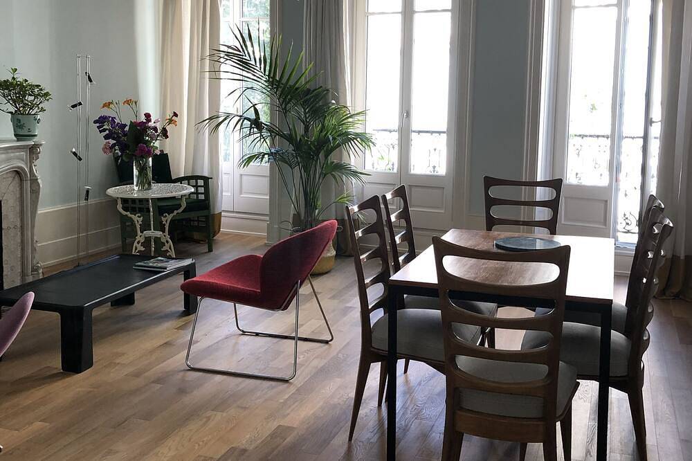 Appartement entier, Très bel appartement calme ,balcon au cœur du centre historique . in Besançon, Doubs