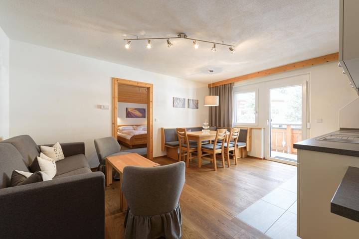 App. 4-5 Pers., 2 Schlafr.,Dusche,Bad,Wc in Lechtal Alps, Sankt Anton am Arlberg
