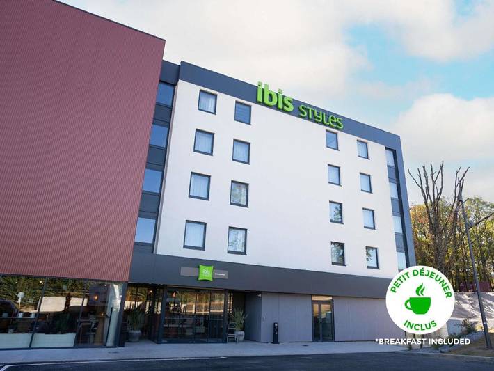 Hôtel pour 3 personnes, avec terrasse et piscine