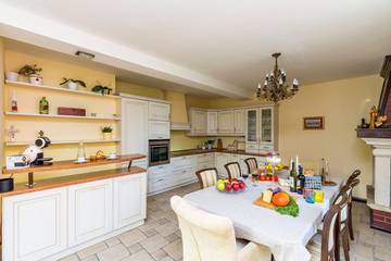 Villa for 10 People in Srebreno, Dubrovnik-Neretva, Photo 3