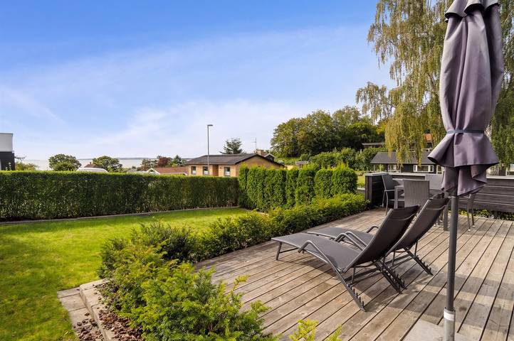 Ferienhaus für 6 Personen, mit Terrasse und Garten in Lyngsbæk Strand - 2