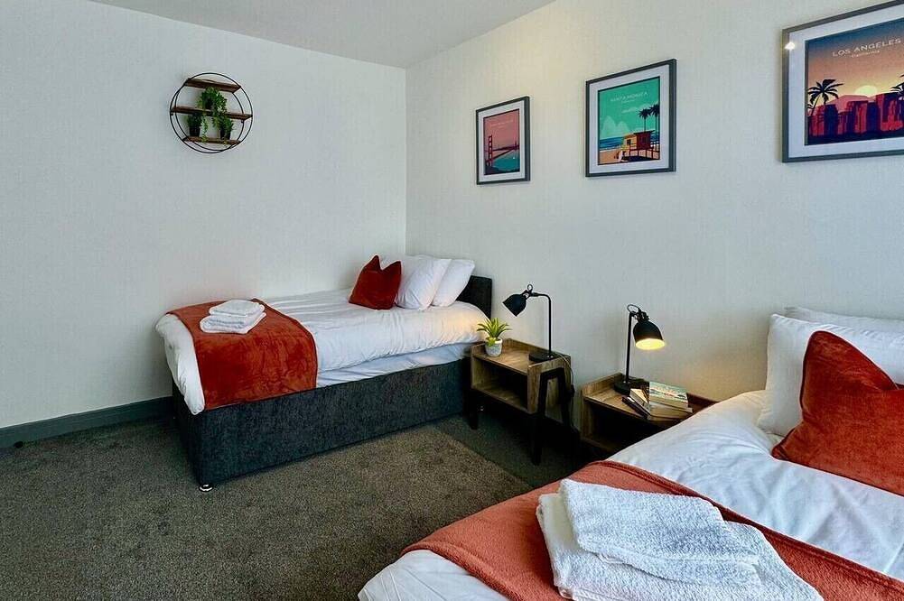 Lenhurst House – Contractors, Families, Holidays in Cleethorpes, Grimsby and Cleethorpes
