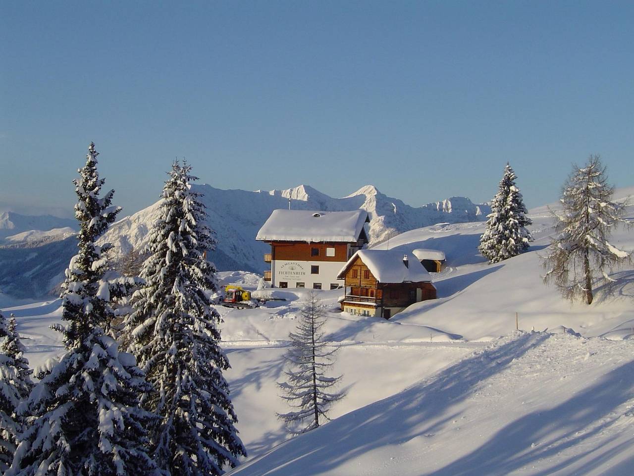 Almhotel Fichtenheim - Doppelzimmer mit Südbalkon in Berg im Drautal, Oberkärnten