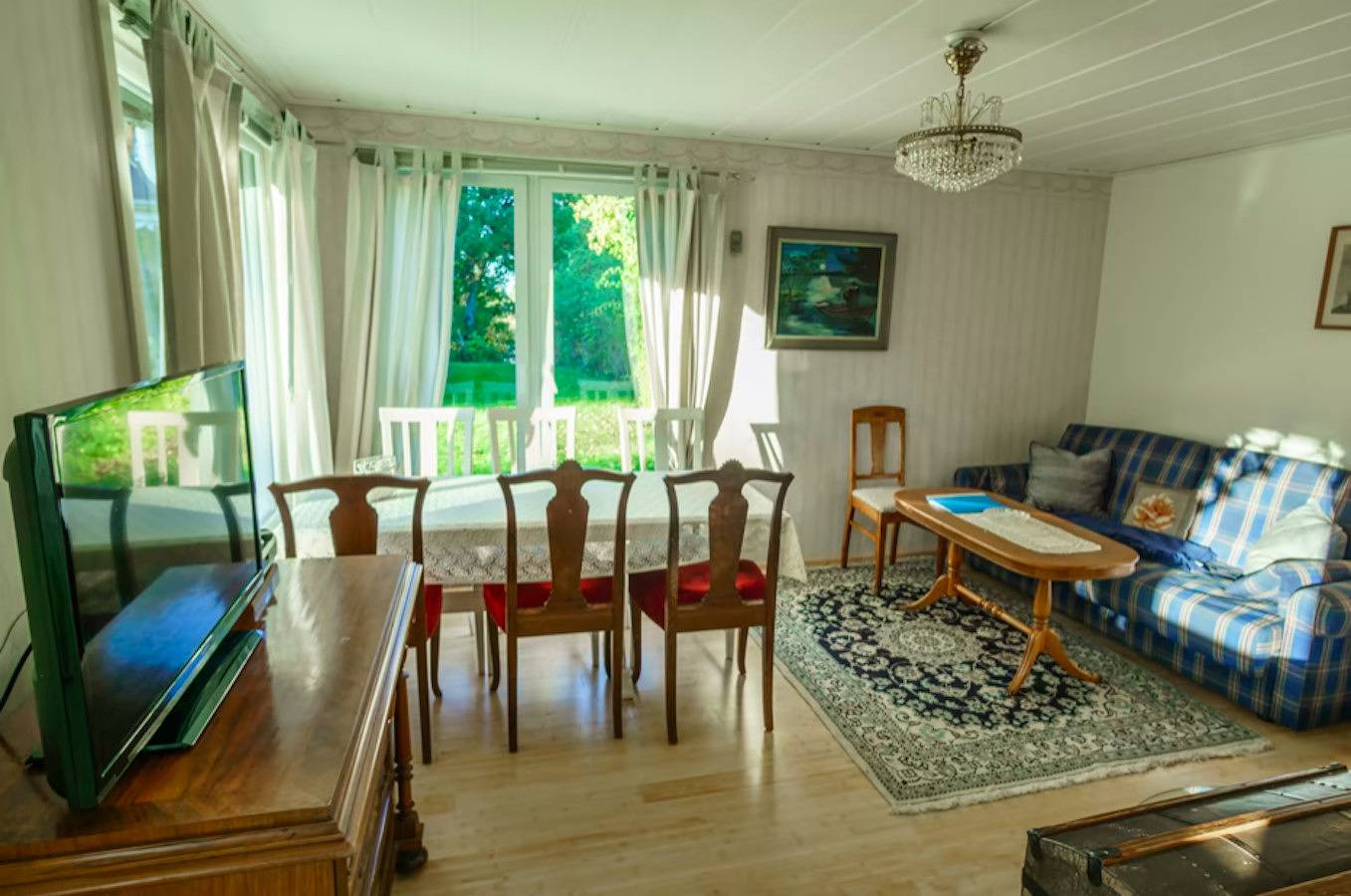 Schönes Ferienhaus in einer Ferienanlage mit Seeblick und 2 Schlafzimmern in Marbäcks distrikt, Västergötland