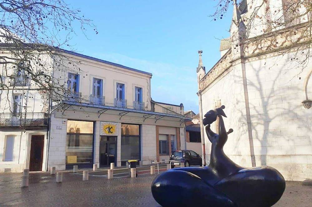 Entire apartment, T2 Le Sudiste ★ Plein Center ★ Lumineux ★ Wifi in Valence d'Agen, Tarn-et-Garonne