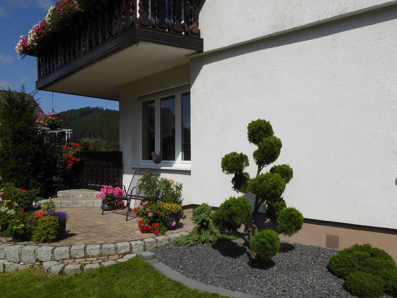 Ganze Wohnung, Ferienwohnung 'Waltraud, 105 qm' mit Panoramablick, privater Terrasse und Wlan in Hoppecke, Brilon