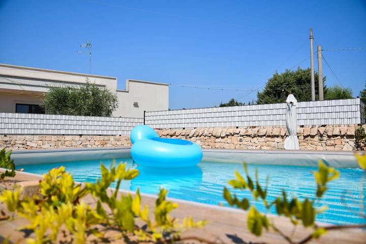 Chambre d’hôte pour 3 personnes, avec Jacuzzi et Terrasse ainsi que Jardin et Piscine à Locorotondo