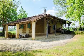 Gîte pour 5 personnes, avec jardin, animaux acceptés à Castelnau-Montratier