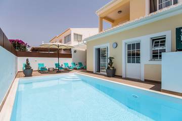 Beach Rental for 10 Guests in São Gonçalo de Lagos, Algarve, Picture 2