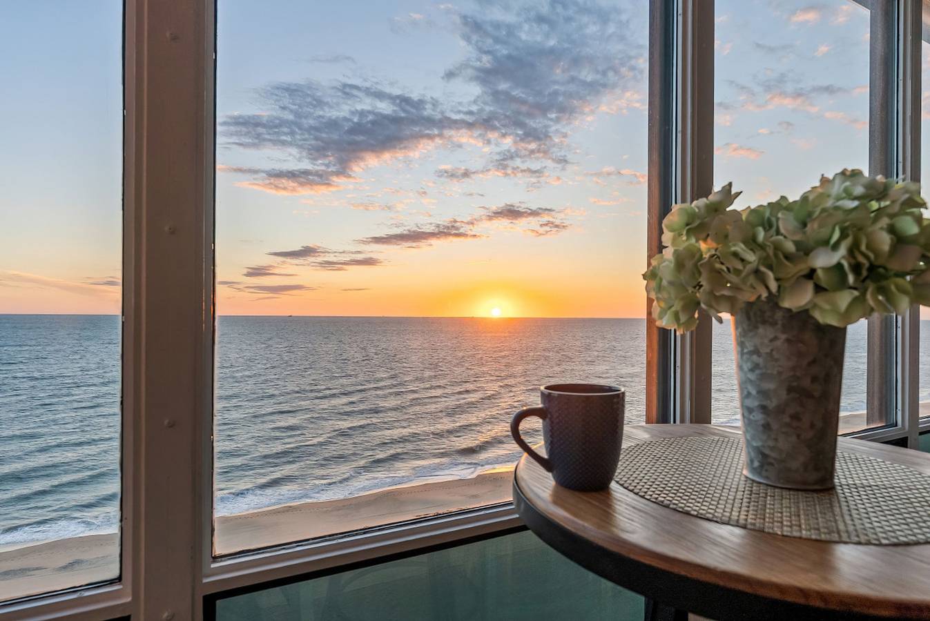 Apartamento entero, Beachfront Condo/ Pool/ Surfing/ Fishing / Ew 1202 in Virginia Beach