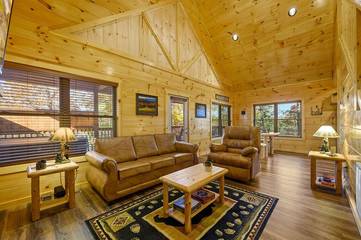 Log Cabin for 8 Guests in Pigeon Forge, Sevier County, Picture 2