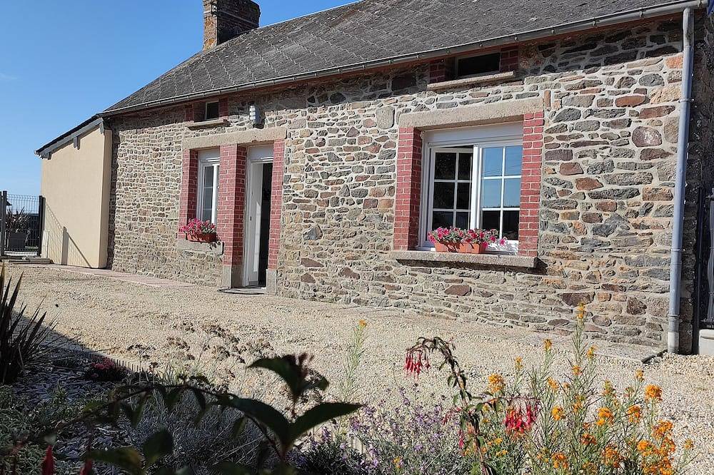 Villa for 4 People in Bacilly, Manche