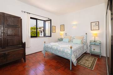 Villa for 6 Guests in Albufeira, Faro District, Picture 3