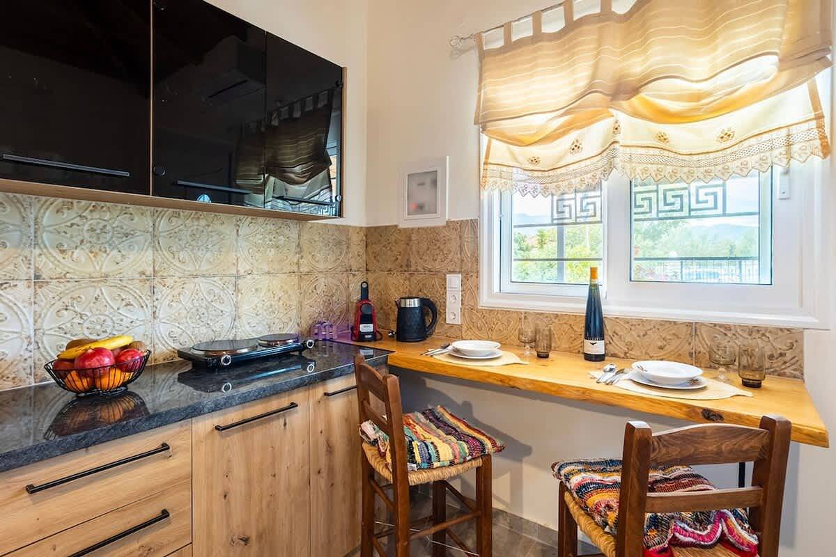 Petalidi Sunny Home Two - Cozy Garden Escape, foto 15