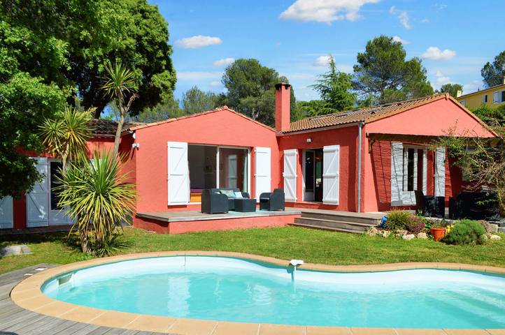 Gîte pour 6 personnes, avec piscine à Le Muy