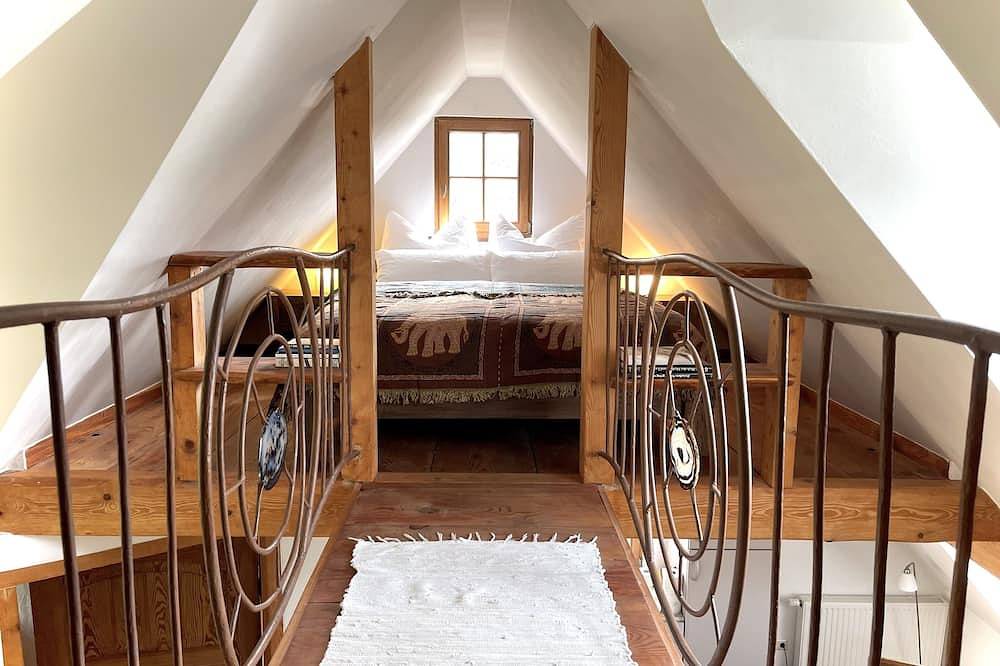 Außergewöhnliches Bruchstein-Fachwerkhaus in direkter Moselnähe in Mörz (Münstermaifeld), Münstermaifeld