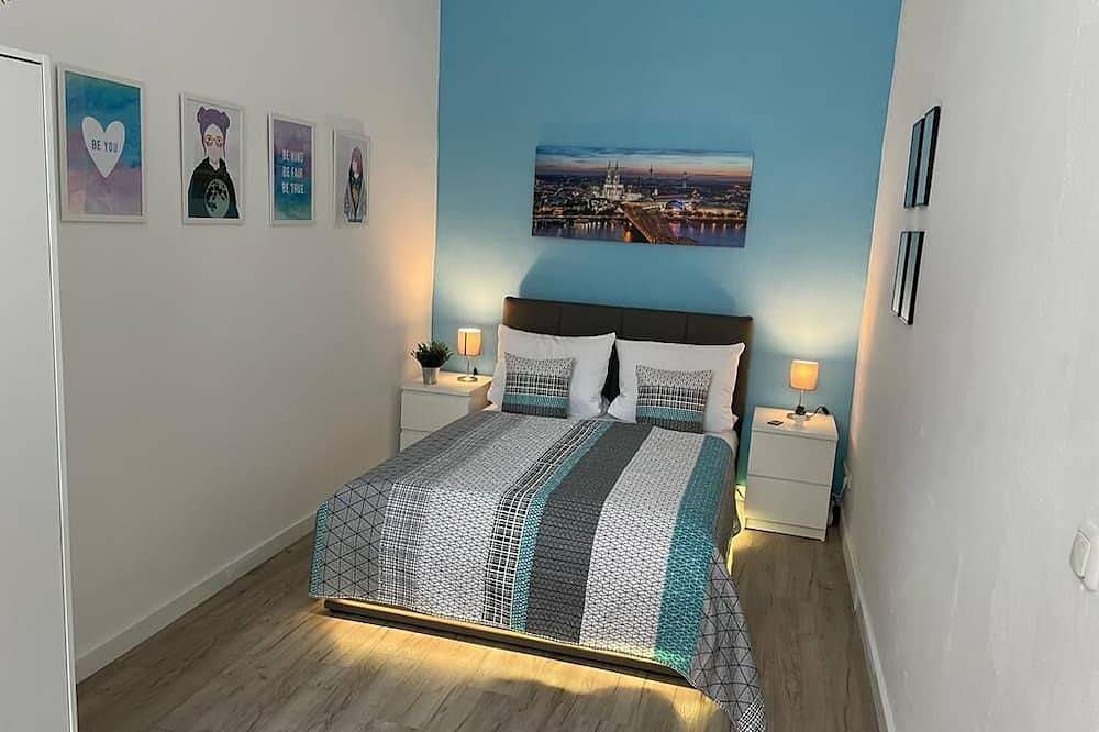 Entire apartment, Quiet 1 Zkb apartments in a prime location. Direct proximity to Com & old town in Cologne, Rhineland