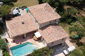 Villa pour 8 personnes, avec terrasse et jardin à Carqueiranne