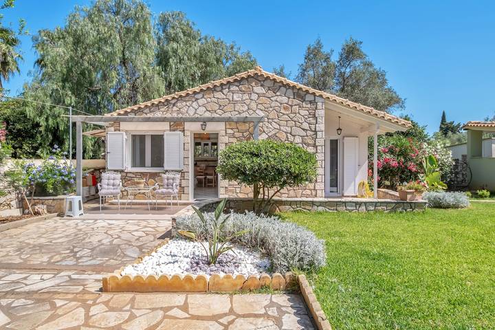 Vacation rental for 4 people, with Yard in Lefkada