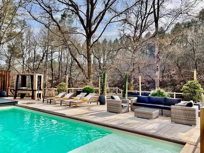 Location de vacances pour 20 personnes, avec jardin ainsi que piscine et jacuzzi à Moustey