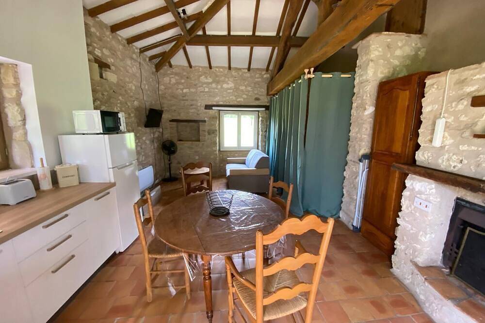 Entire apartment, \"Gîte la Bergerie\" near the Bastide of Monflanquin and the Dordogne river in Saint-Eutrope-de-Born, Villeneuve-sur-Lot region