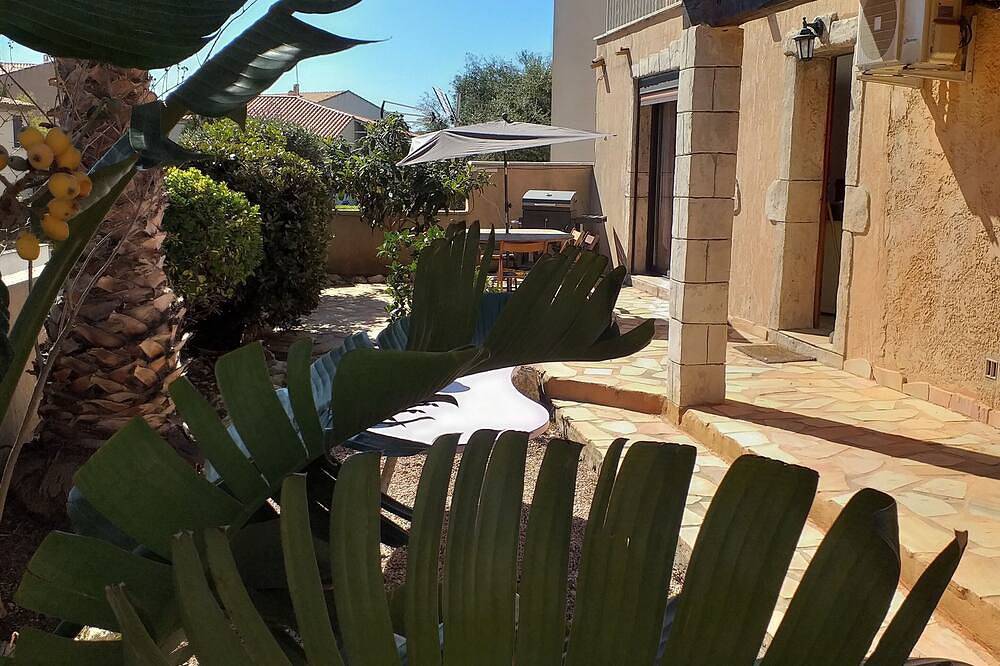 2 Bedroom Private vacation home in Sausset-les-Pins in Sausset-les-Pins, Istres region