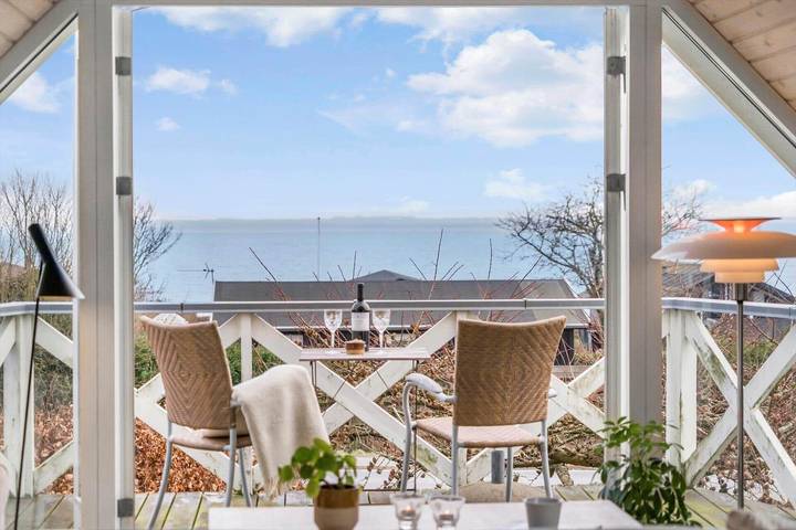 Ferieudlejning for 6 personer, med have og terrasse i Rude Strand